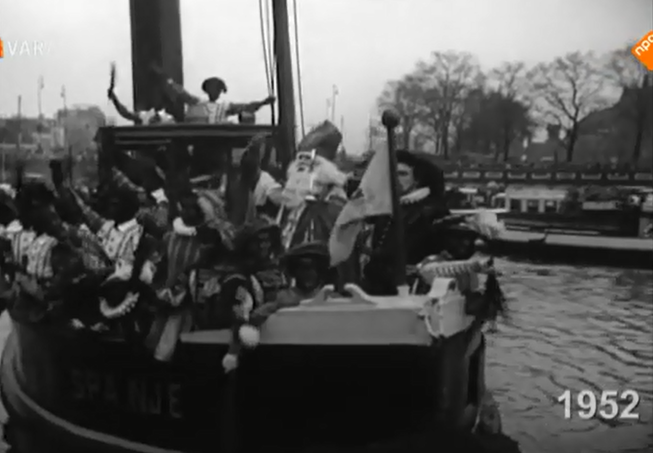 Intocht van Sinterklaas in 1952 (foto: VARA & NPO)