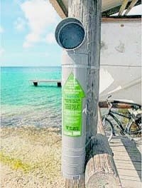 Tangler Bin voor visserijafval (foto: Sea Turtle Conservation Bonaire) 