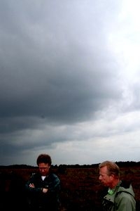 Donkere wolken boven boswachters en natuurbeheer (foto: Kars Veling)