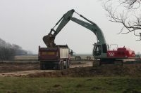 In de Millingerwaard wordt klei afgegraven om meer ruimte voor de rivier te maken (foto: Bart Beekers)