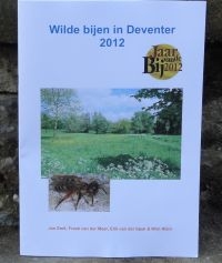 Het rapport ’Wilde bijen in Deventer 2012’ (foto: De Ulebelt)