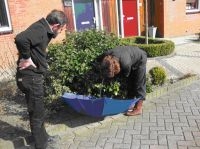 Snuitkeveronderzoek in een woonwijk (foto: Silvia Hellingman)