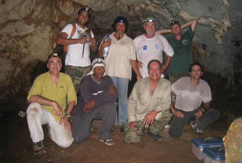 The Curaçao team together with bat specialists (picture: Jafet M. Nassar)