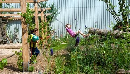 Natuurspeelplein Rotterdam (foto: Wendy Snijders, Eric Douma) 